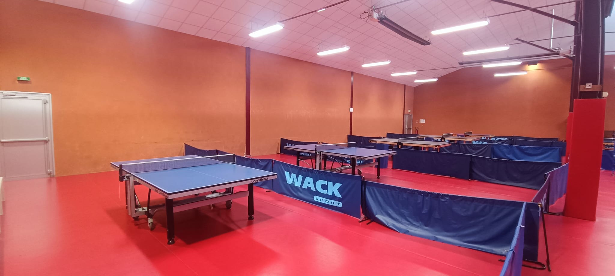 Les tables de la salle
